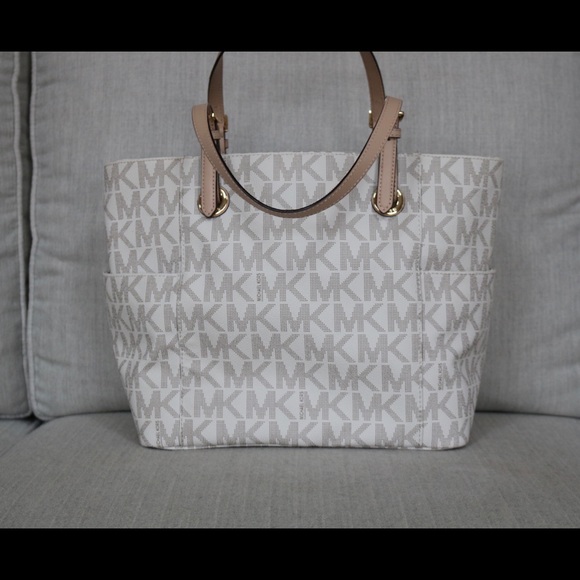 Women’s Michael Kors Jet Set Medium Tote - Picture 2 of 6